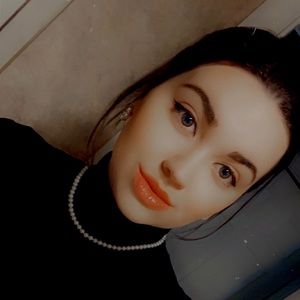 Meet your Posher, Bec